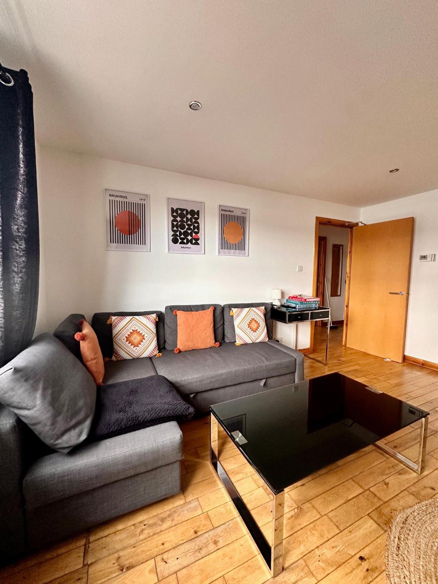 City Centre Apartment Next To Bus And Train Station Inverness Eksteriør billede